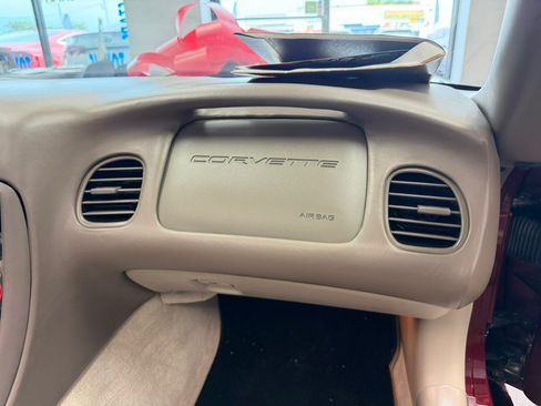 Used 2003 Chevrolet Corvette Convertible w/ Preferred Equipment Group1 RWD image 43