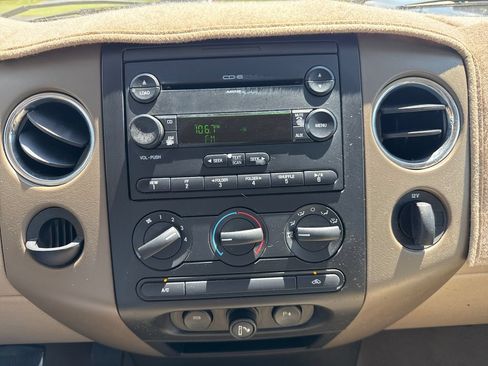 Used 2007 Ford F150 XLT RWD image 11