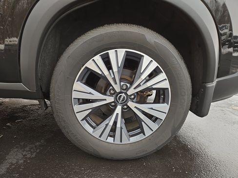 Used 2022 Nissan Rogue SV w/ SV Premium Package image 11