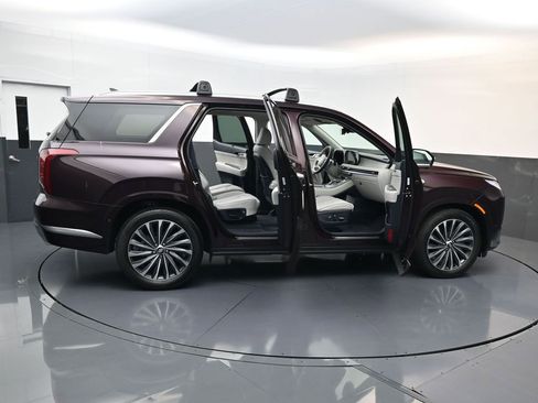Used 2024 Hyundai Palisade Calligraphy image 22