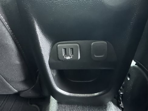 Used 2020 Chevrolet Colorado LT AWD/4WD image 30