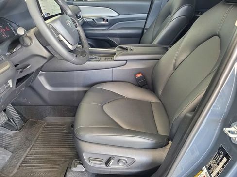Used 2026 Toyota Grand Highlander AWD Hybrid image 17