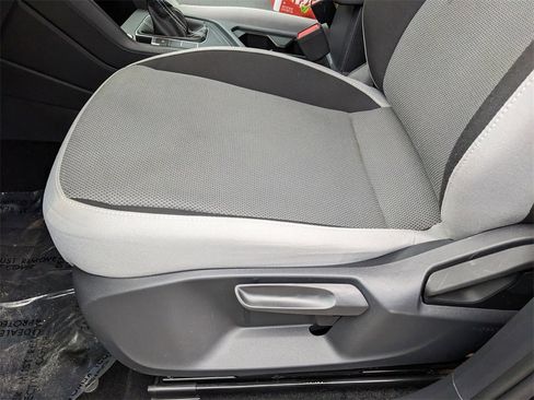 Certified 2022 Volkswagen Taos S image 20