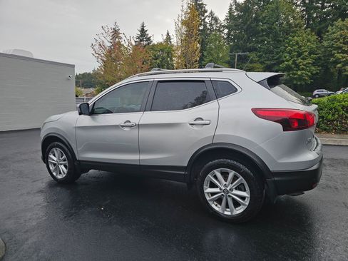 Used 2019 Nissan Rogue Sport SV w/ Technology Package AWD/4WD image 4