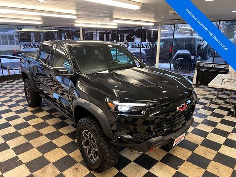 Used 2024 Chevrolet Colorado ZR2 image 17