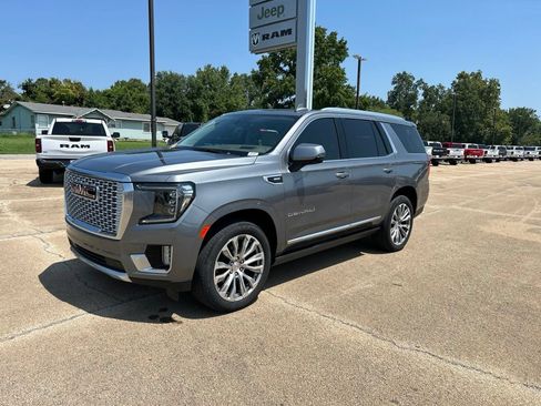 Used 2021 GMC Yukon Denali w/ Denali Premium Package AWD/4WD image 1