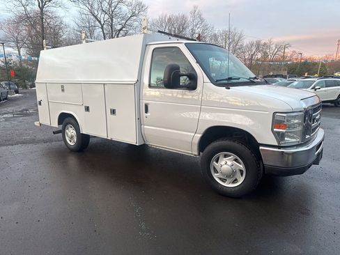 Used 2016 Ford E-350 and Econoline 350 Super Duty w/ Power Windows & Locks Group image 7