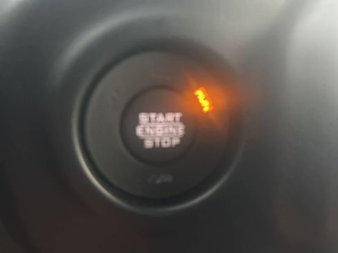 Used 2023 Jeep Wrangler Sahara image 35