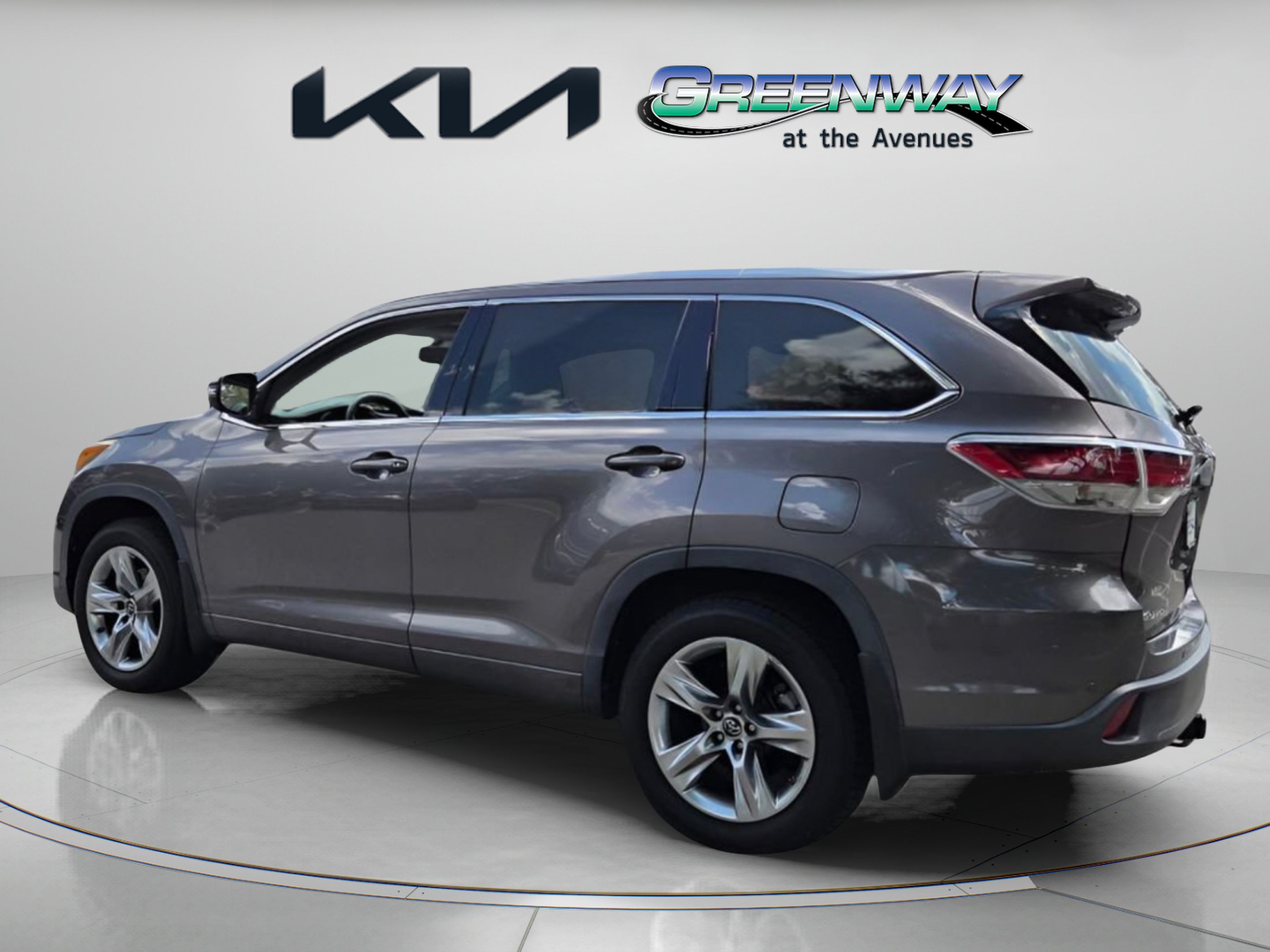 Used 2016 Toyota Highlander Limited AWD/4WD image 5