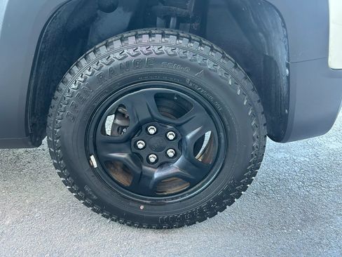 Used 2018 Jeep Renegade Sport w/ Power & Air Group AWD/4WD image 16