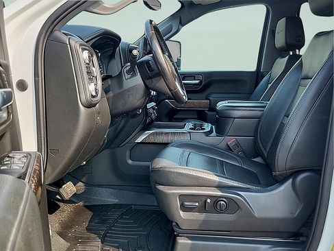 Used 2022 GMC Sierra 3500 Denali w/ Denali Ultimate Package AWD/4WD image 13