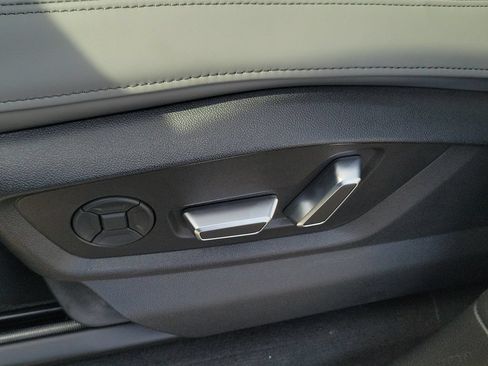 New 2026 Audi SQ7 Premium Plus AWD/4WD image 17