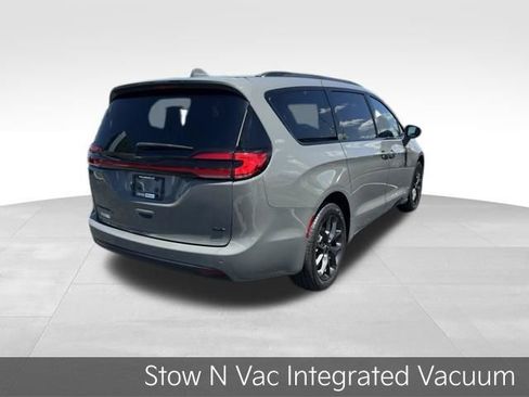 Used 2021 Chrysler Pacifica Touring-L w/ Uconnect Theater Family Group AWD/4WD image 7