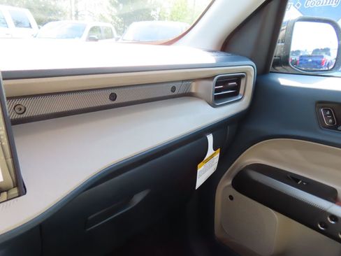 New 2026 Ford Maverick Lariat image 12