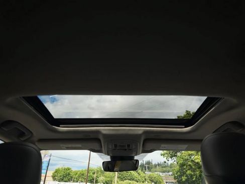Used 2023 Toyota Highlander XLE FWD image 35