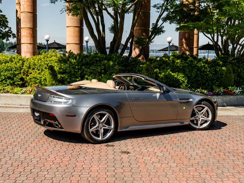 Used 2016 Aston Martin V8 Vantage S RWD image 51