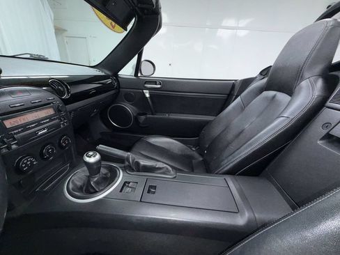 Used 2006 MAZDA MX-5 Miata Grand Touring w/ Premium Pkg RWD image 21