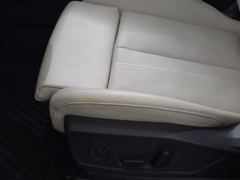 Used 2025 Audi Q5 Premium Plus w/ Premium Plus AWD/4WD image 31