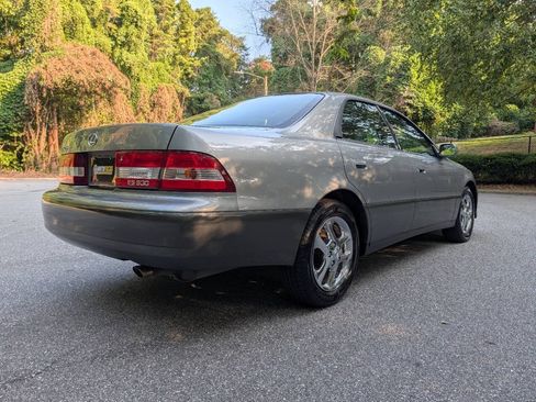Used 2000 Lexus ES 330 FWD image 5