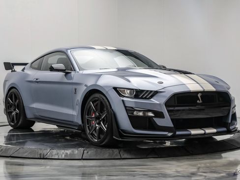 Used 2022 Ford Mustang Shelby GT500 w/ Carbon Fiber Track Pack RWD image 29