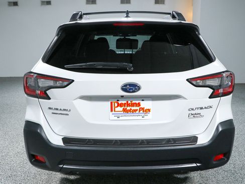 Used 2023 Subaru Outback Premium AWD/4WD image 8