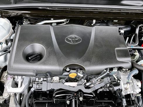 Used 2022 Toyota Camry SE w/ Convenience Package FWD image 32