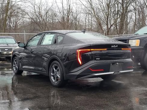 New 2025 Kia K4 LXS image 4