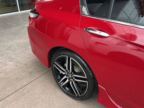 Used 2017 Honda Accord Sport image 24