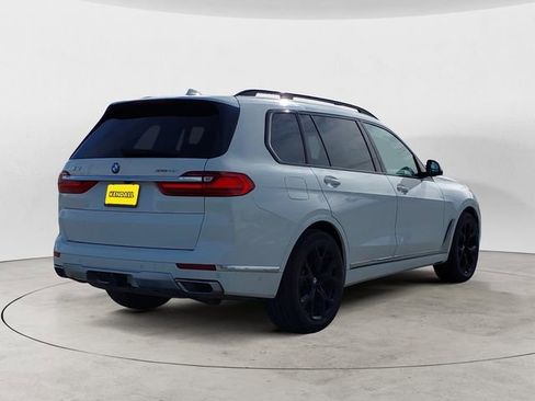 Used 2022 BMW X7 xDrive40i w/ Premium Package image 5