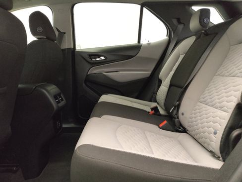 Used 2020 Chevrolet Equinox LS image 18