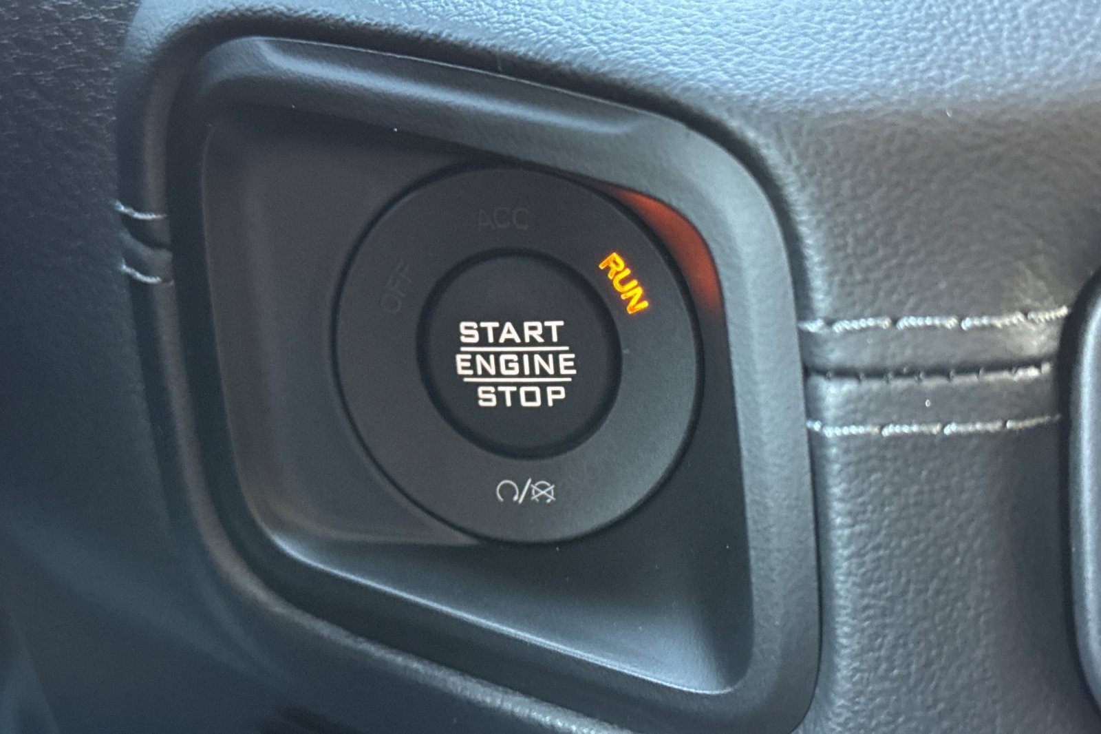 Used 2025 Jeep Wrangler Unlimited Sahara AWD/4WD image 22