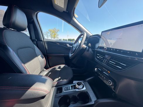 Certified 2023 Ford Escape ST-Line w/ Tech Pack #1 AWD/4WD image 15