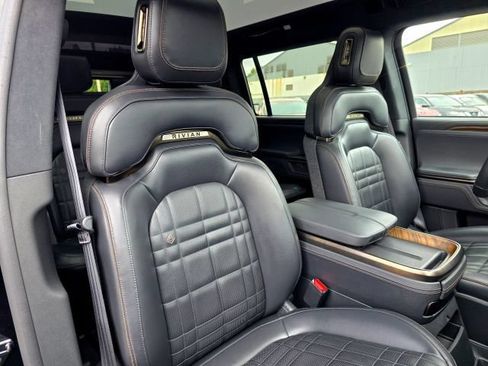 Used 2025 Rivian R1S Premium AWD/4WD image 40