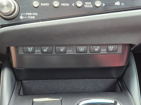 Used 2024 Lexus ES 350 w/ Premium Package image 28