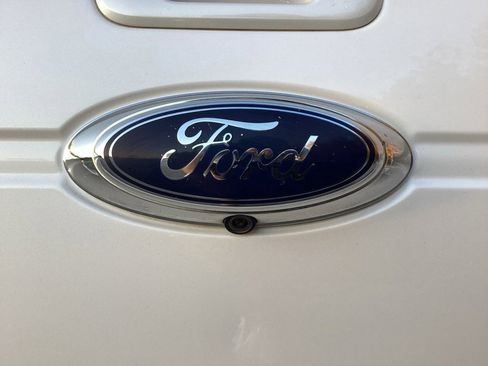 Used 2010 Ford F150 Lariat image 12