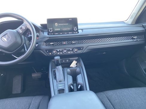 Used 2023 Honda Accord EX image 17