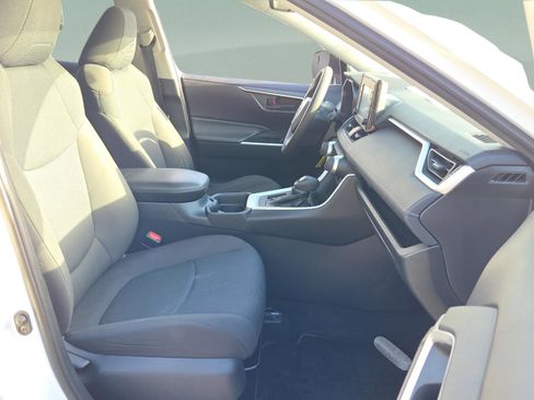 Used 2020 Toyota RAV4 LE image 20