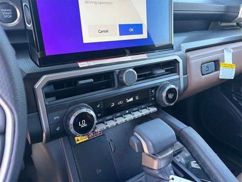 New 2025 Toyota 4Runner Limited image 18