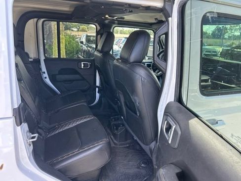 Used 2021 Jeep Gladiator Overland AWD/4WD image 8