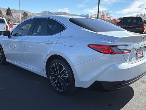 Used 2025 Toyota Camry XLE image 5