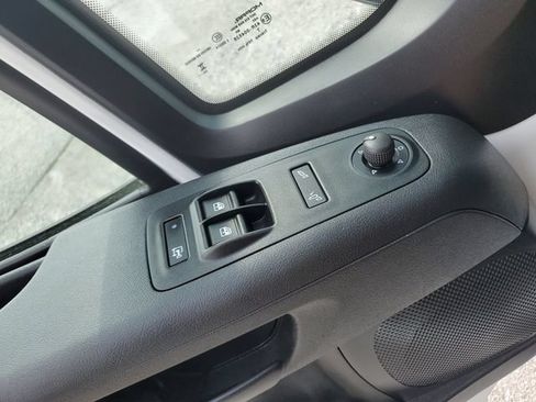 Used 2025 RAM ProMaster 2500 w/ Convenience Group FWD image 15