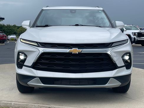 Used 2023 Chevrolet Blazer LT w/ Convenience Package FWD image 2