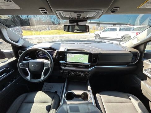 Used 2025 Chevrolet Silverado 2500 LT w/ Trail Boss Package image 3