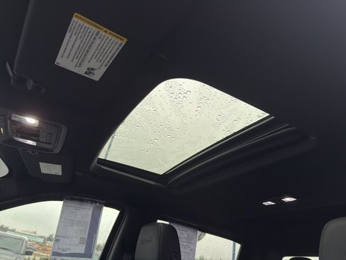 Used 2021 Chevrolet Silverado 1500 High Country w/ Technology Package image 24