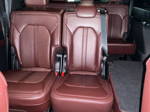 Used 2022 Ford Expedition Max Limited AWD/4WD image 4