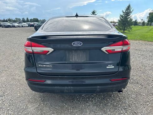 Used 2019 Ford Fusion SE w/ Equipment Group 151A FWD image 7