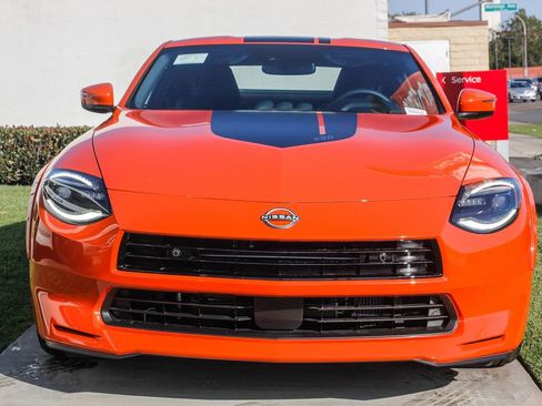 New 2024 Nissan Z Performance w/ Heritage Edition image 3