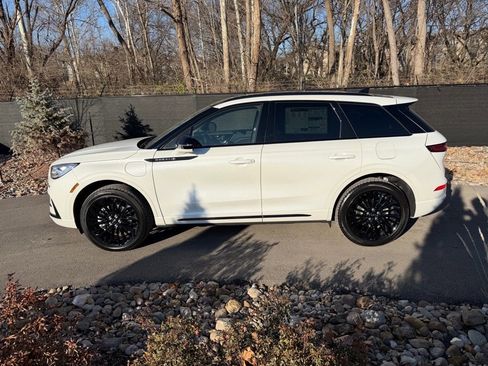 New 2026 Lincoln Corsair Grand Touring image 2