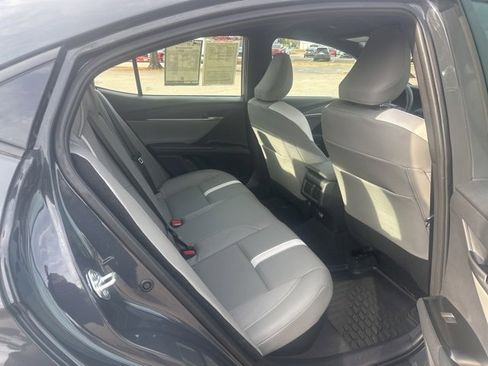 Used 2025 Toyota Camry SE image 16