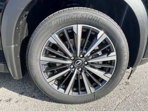 New 2026 Nissan Pathfinder Platinum AWD/4WD image 12